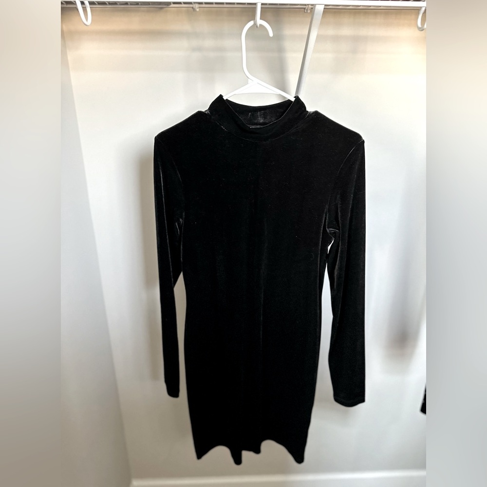 H&M Velvet Mock Neck Dress (size M)